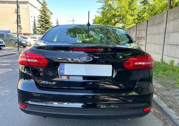 Ford Focus cena 39900 przebieg: 131000, rok produkcji 2018 z Warszawa małe 562